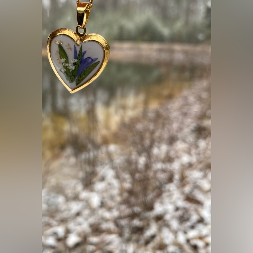 Pressed Flower Locket - Picture 4 of 8